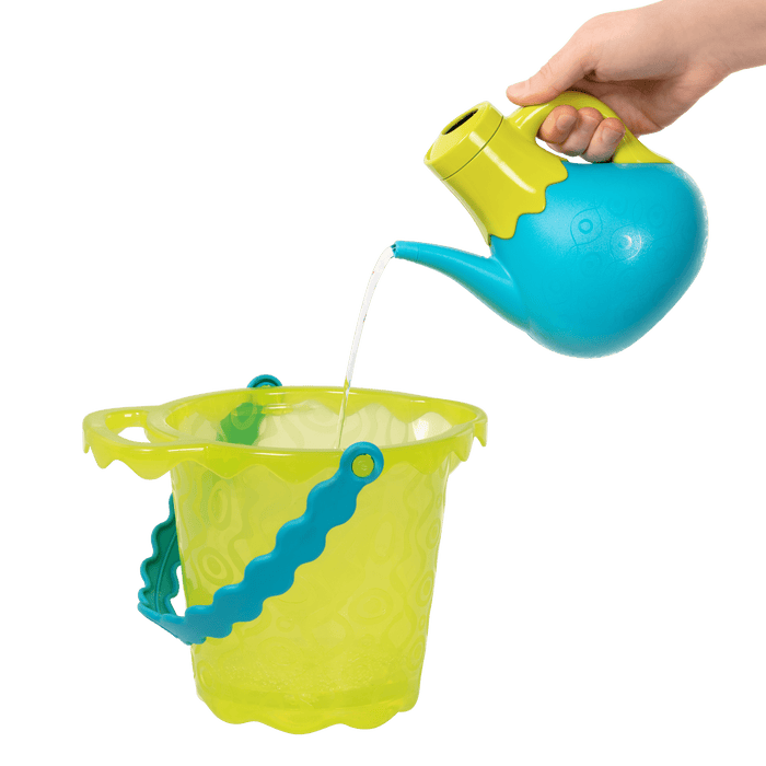 Beach toys with lime bucket.