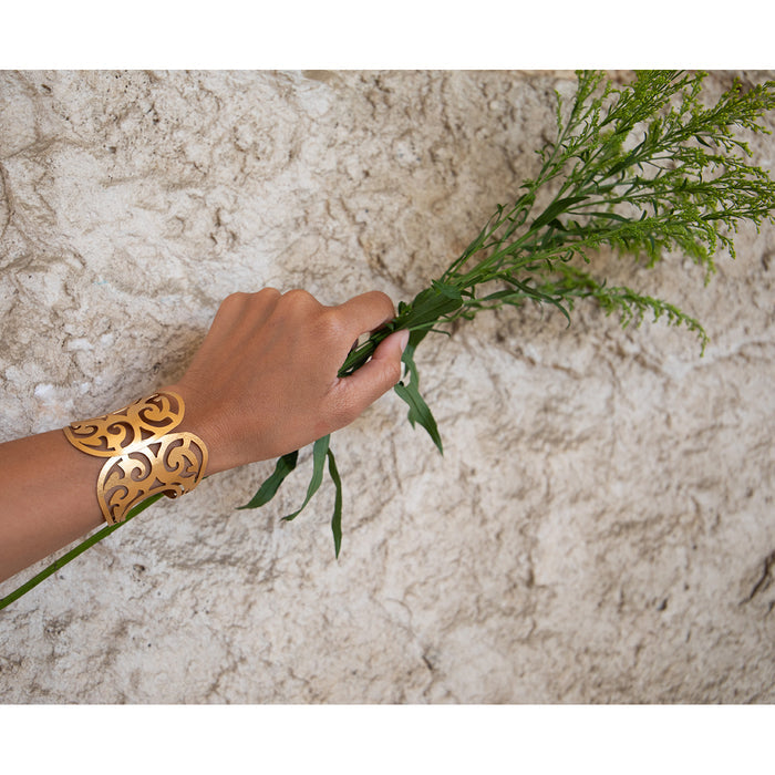 Model wearing Bactrian Ornament Cuff