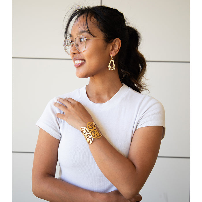 Model wearing Bactrian Ornament Small Hook Earrings