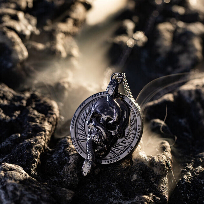 Call of Duty Modern Warfare Weapon Necklace - Snakes & Skulls Pendant - Xmas Gift