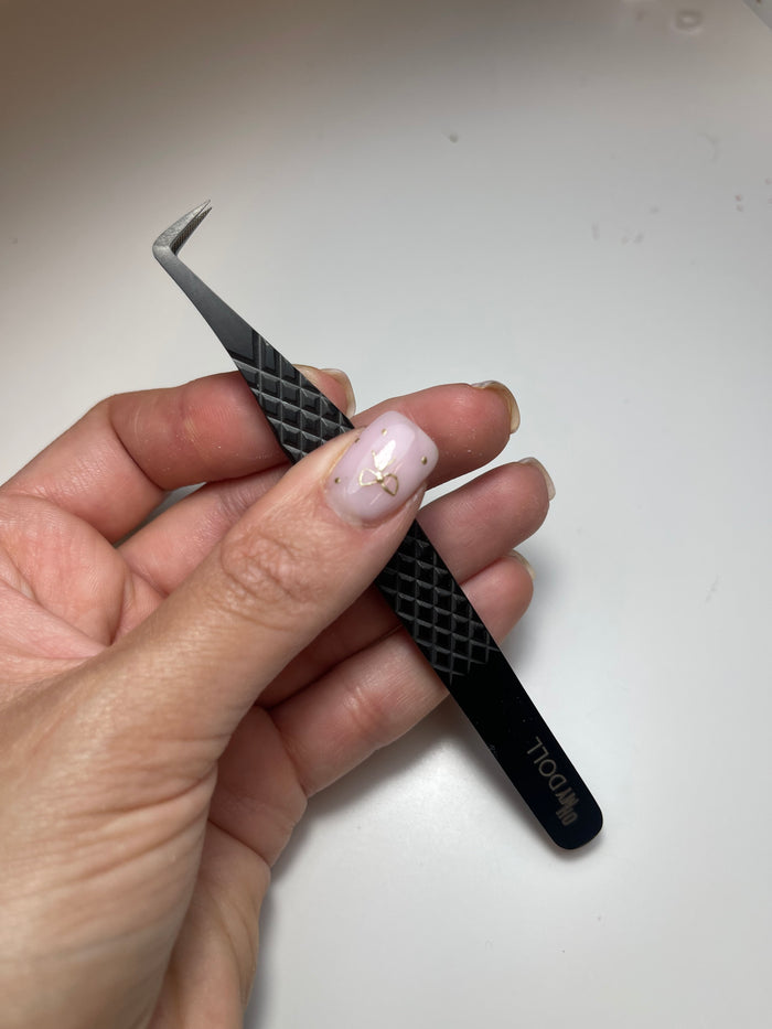 Fan doll tweezer