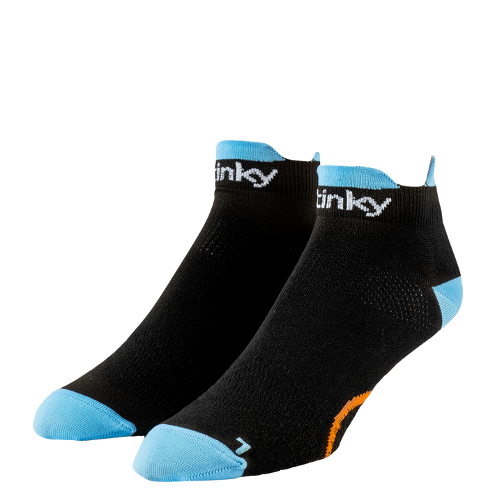 Black ankle socks with blue accents and 'finky' branding on a white background for running