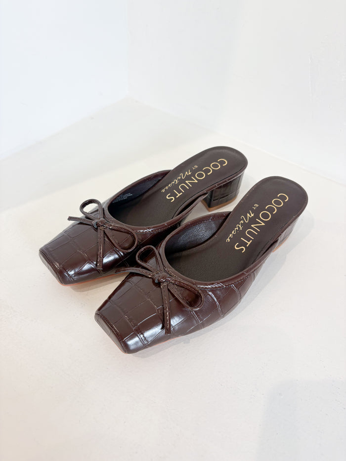 GENEVA TEXTURED MULE