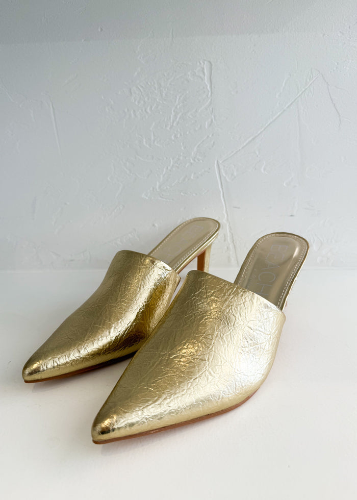 Gold pointed mule