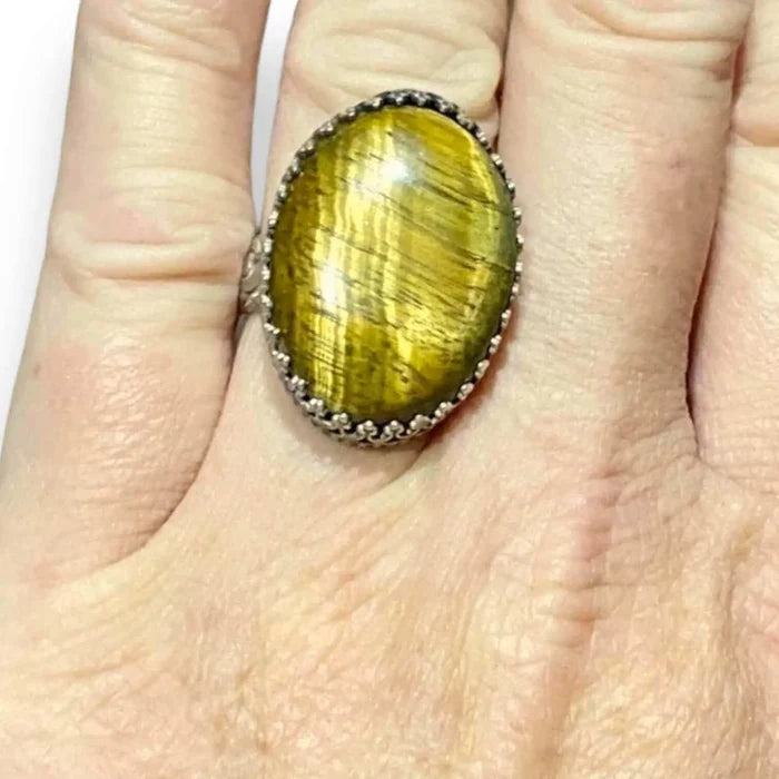Golden Tigers Eye Sterling Silver Ring with 30.28 carat cabochon stone and wide floral artisan band white light