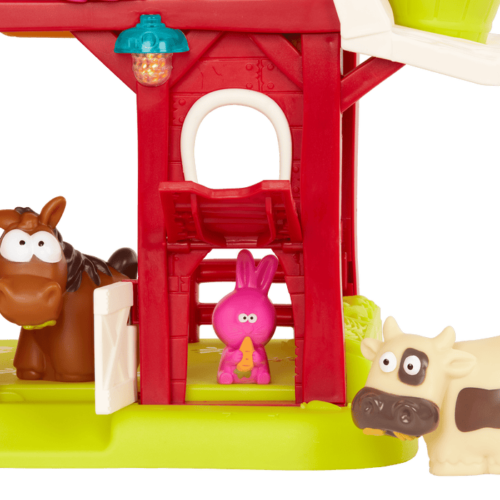 Toy barn with animals.
