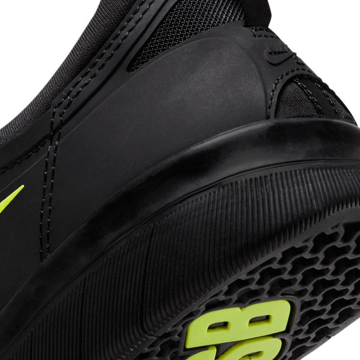 Nyjah Free II (Black/Cyber-Black-Black)