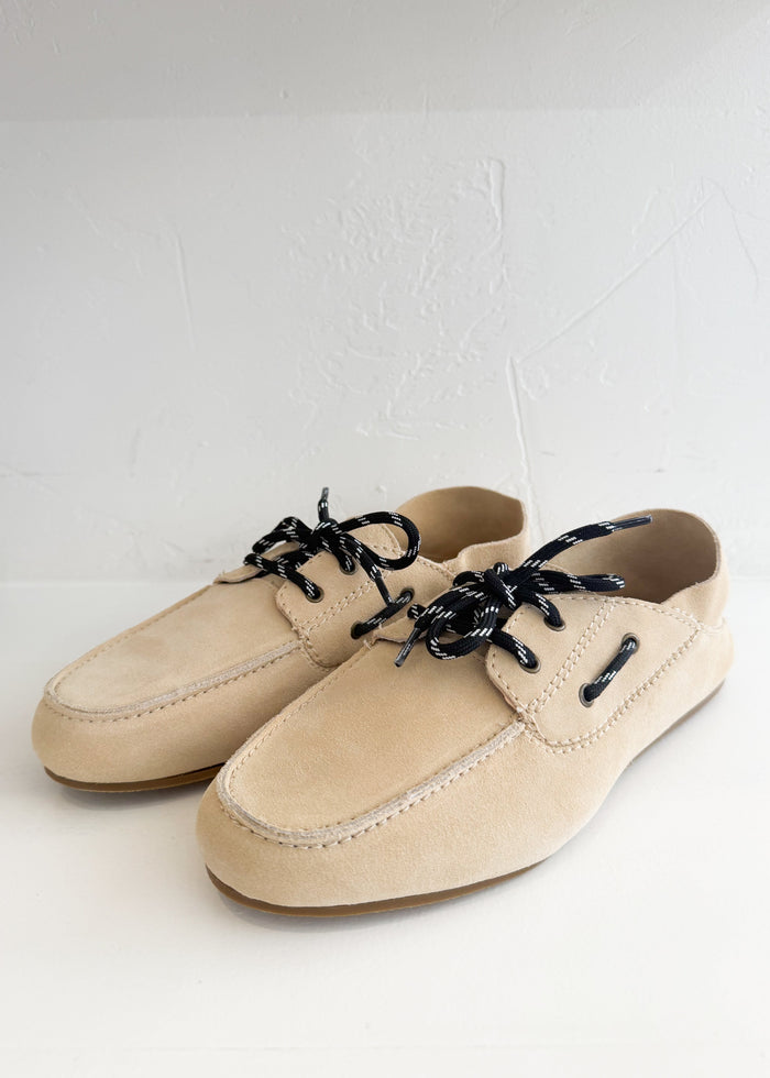 PETRA neutral boat shoe