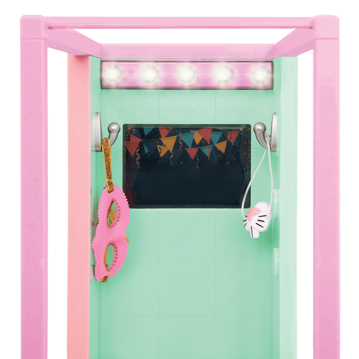 Toy photo booth