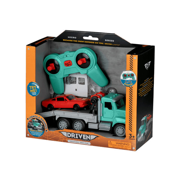 Mint toy tow truck with remote control towing red car