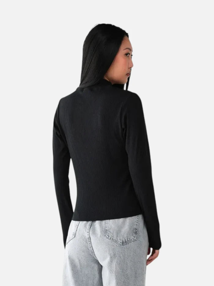 Remera Mujer Fila Essentials Canelada Negro