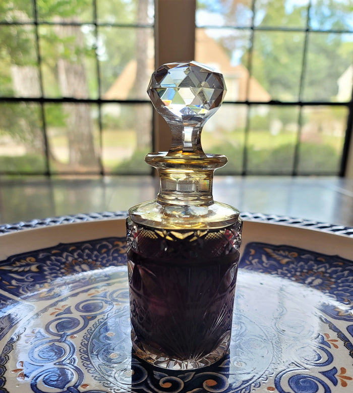 Sana - The shining light - Rose Cuir Musk and sandalwood Attar - theperfumist