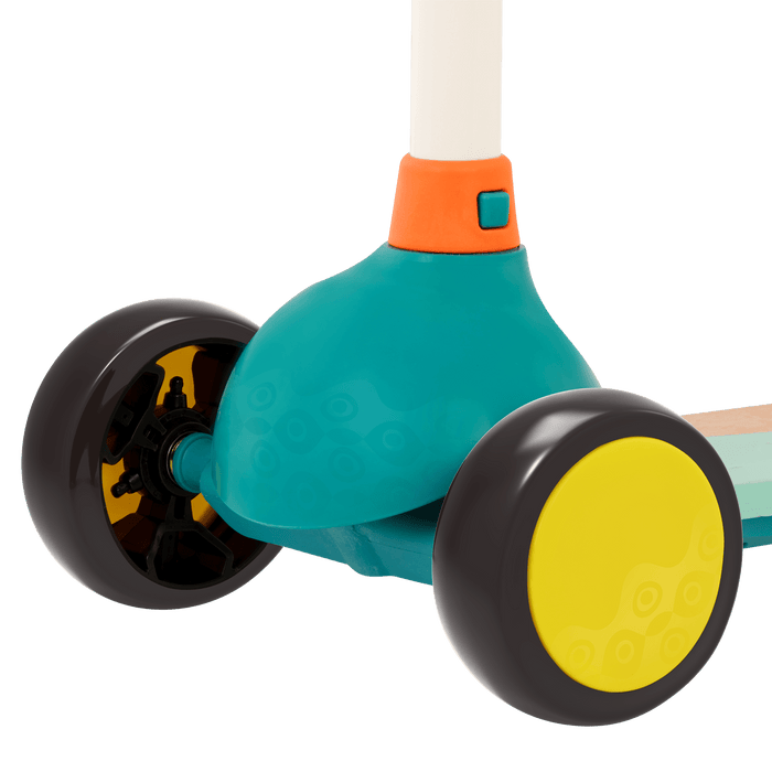 Wooden kids scooter for toddlers with light-up wheels