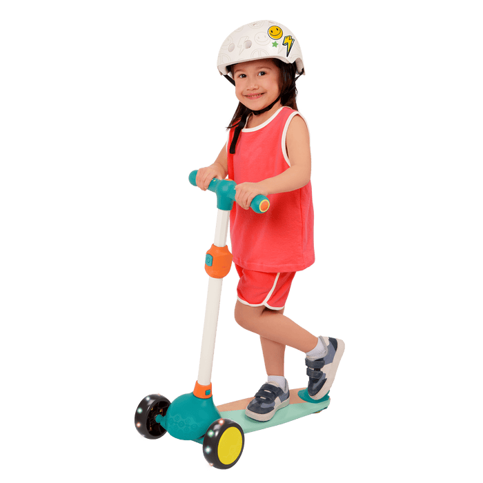 Wooden kids scooter for toddlers with light-up wheels