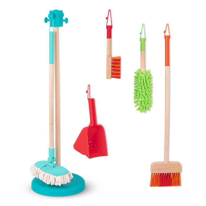 Toy cleaning set.