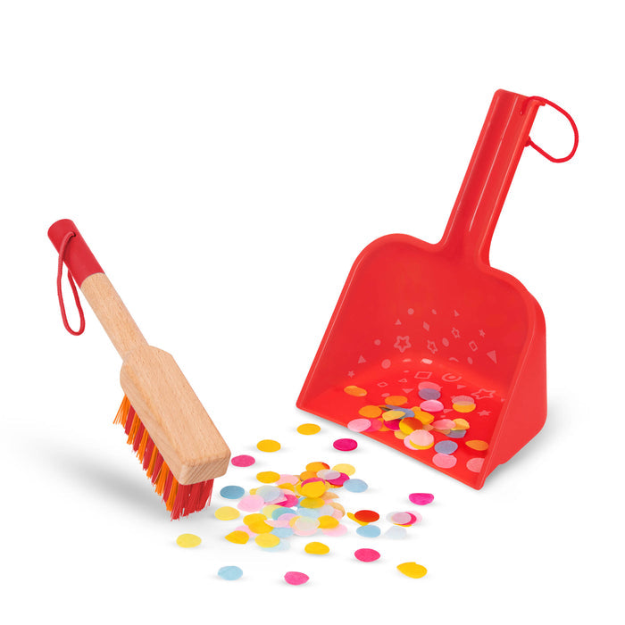 Toy cleaning set.